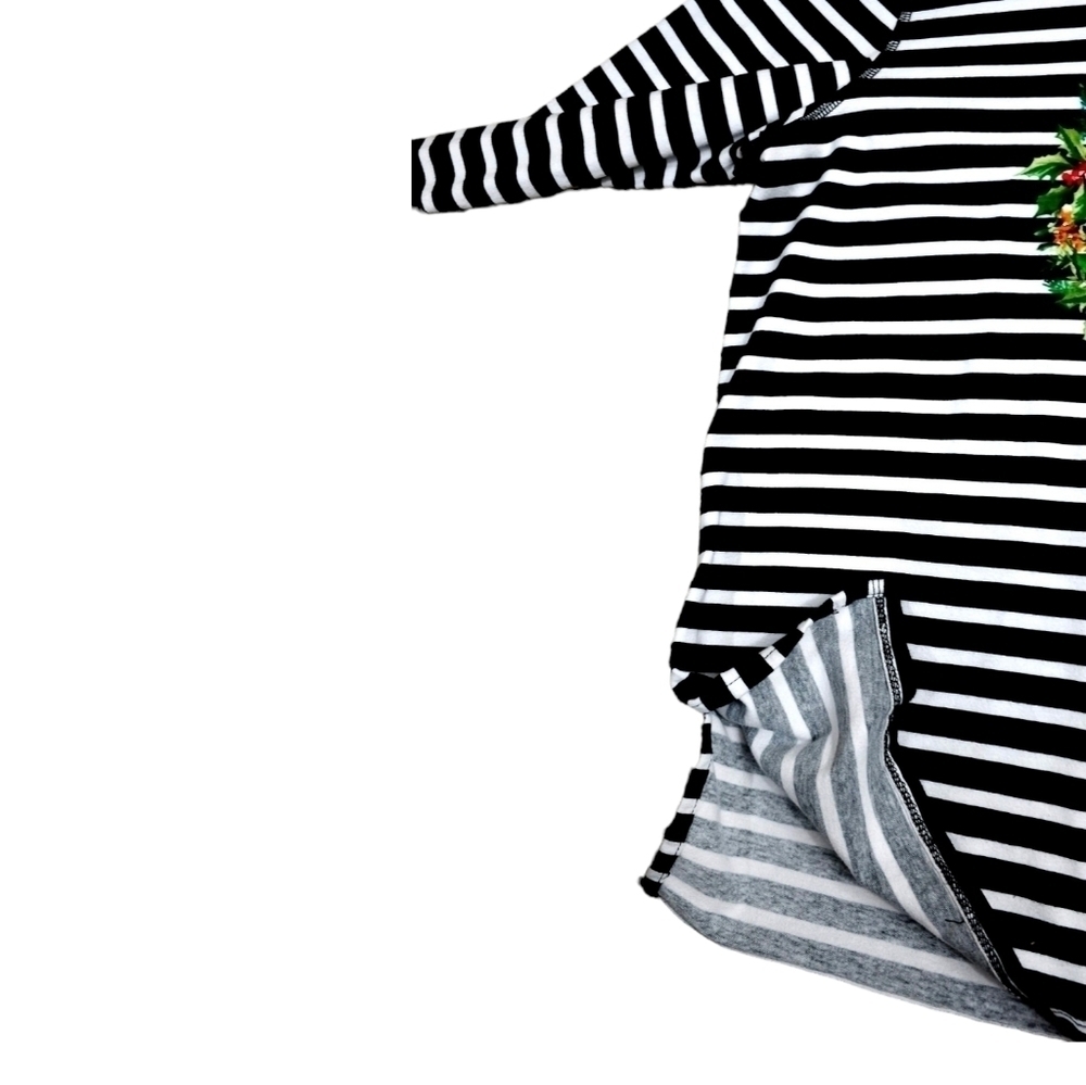 Alfred Dunner B/W Striped Christmas Wreath Tee - Picture 4 of 7